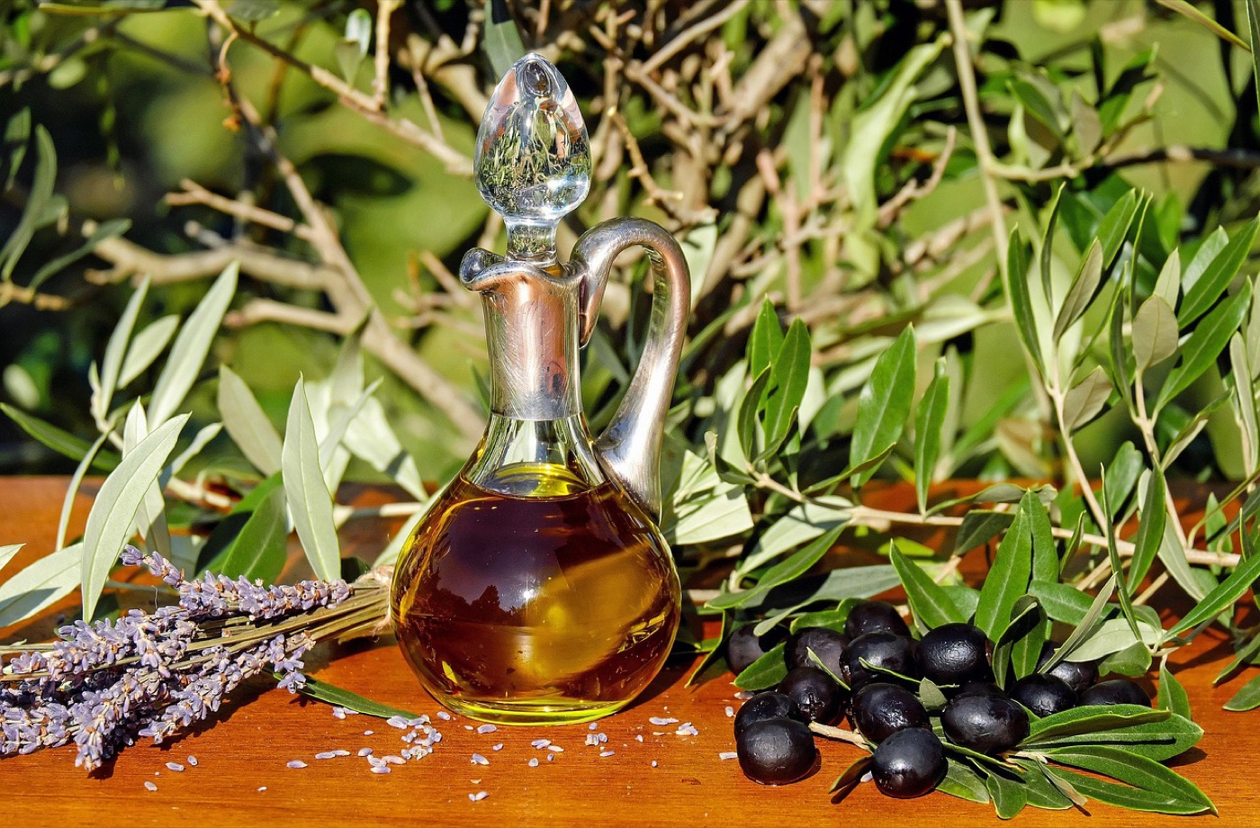 Cretan olive oil and olives